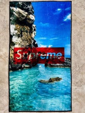 Supreme Beach Box Logo Tufted Rug 32x18
